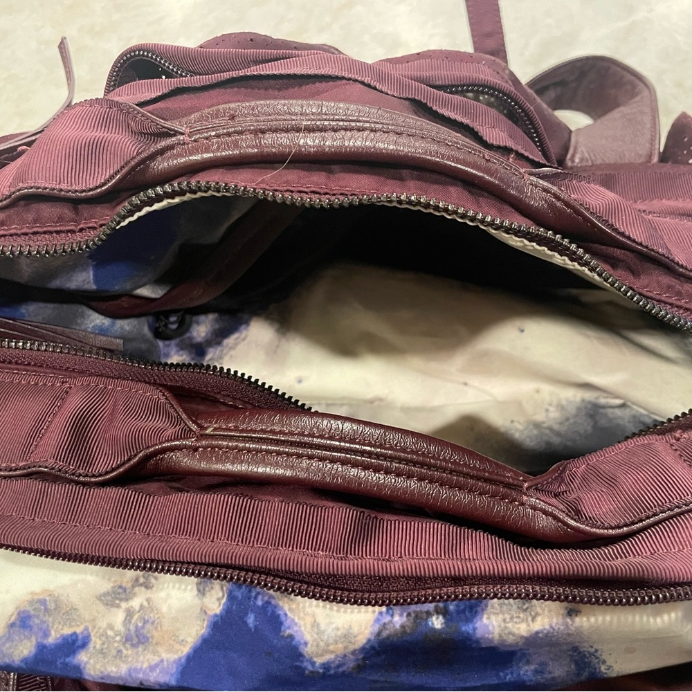 Lululemon Athletica Maroon Travel Bag - Picture 3 of 6